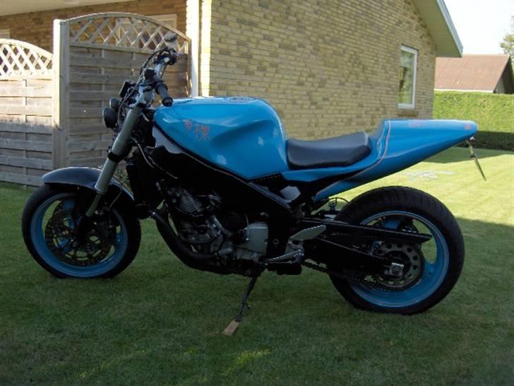 Yamaha FZR 1000 Streetfighter - Den første ombygning jeg lavede var en FZR 1000, den er solgt billede 1