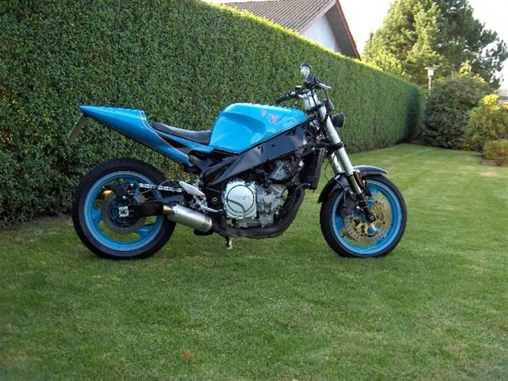 Yamaha FZR 1000 Streetfighter - Den første ombygning jeg lavede var en FZR 1000, den er solgt billede 4