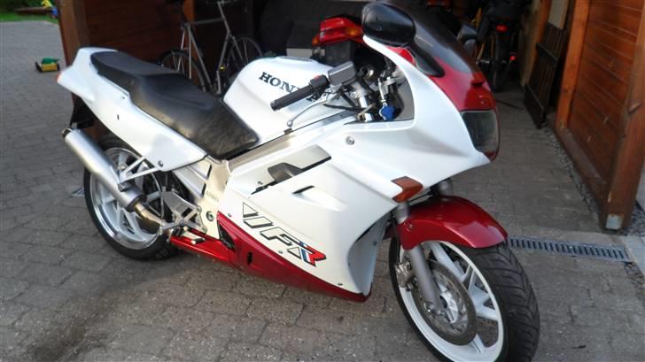 Projekt skadet VFR 750 RC6-1 - RC 36-1 lige ankommet fra Tyskland ;o) billede 2