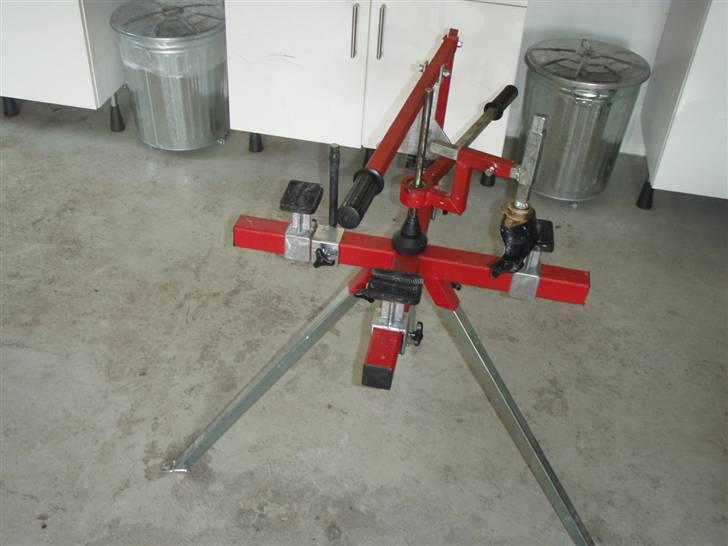 Dæk skift - Sådan ser sjoveren ud.. Den er købt ved polo. billede 3