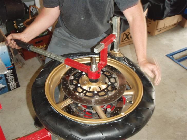 Dæk skift - Nu er det på.. billede 11