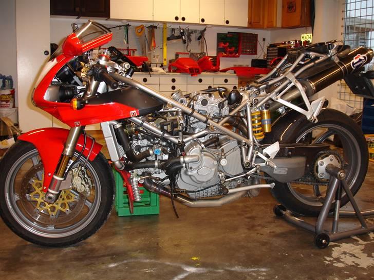 Tandrems skift på Ducati 998 testastretta - Der skal lige pilles lidt af, for at komme til billede 1