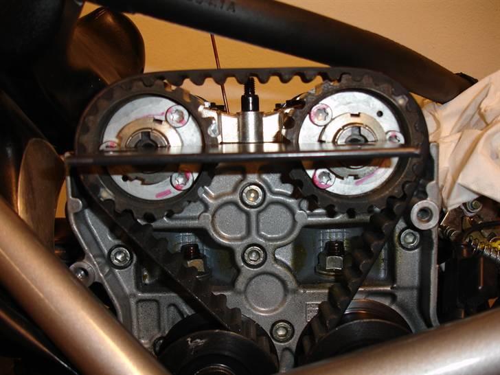 Tandrems skift på Ducati 998 testastretta - Knasthjul låst med værktøj billede 8