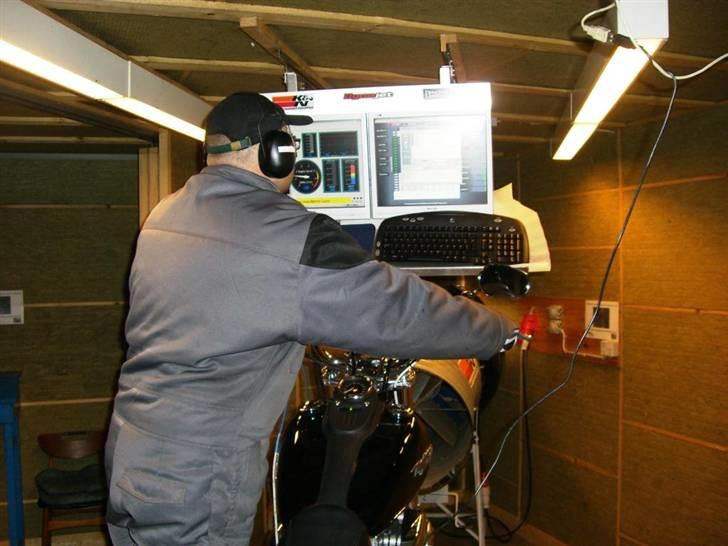 Hos MR. Dyno igen. - Mon ikke der snart sker noget. ? :O) billede 5