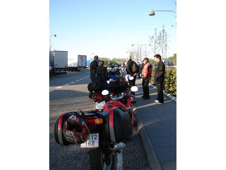 {{currentPhoto.altText}} billede {{currentPhoto.number}}