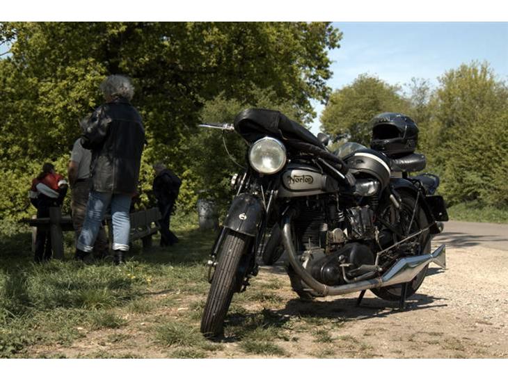 {{currentPhoto.altText}} billede {{currentPhoto.number}}