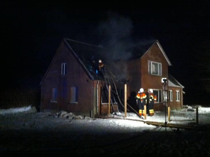 Indbrud/brand i Hatten MC - Set fra haven. billede 4