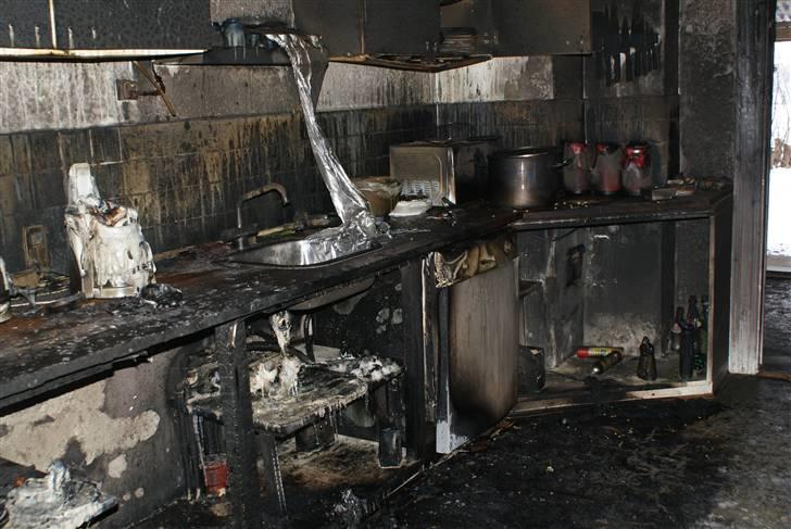Indbrud/brand i Hatten MC - Svært at se et istandsat køkken. billede 15