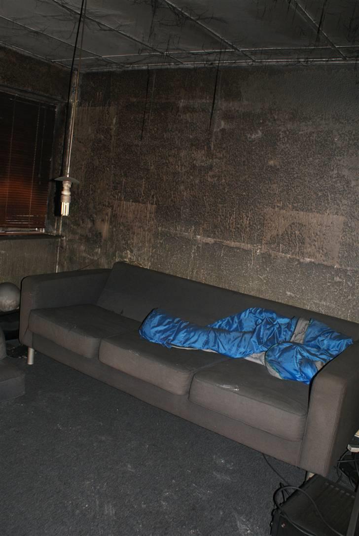 Indbrud/brand i Hatten MC - Omfattende sod/varmeskader i et andet rum. billede 17