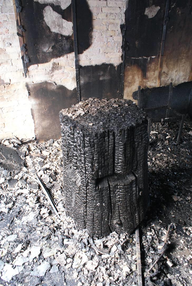 Indbrud/brand i Hatten MC - En noget forkuldet sømblok. billede 35