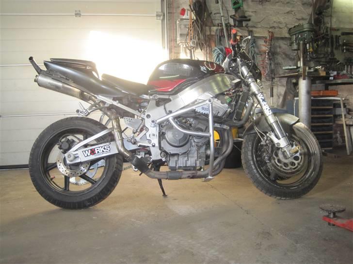 Honda sæsonklar  - Nyt stuntbur , det gamle var blevet fladt billede 2