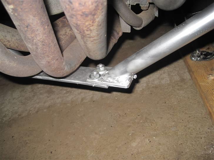 Honda sæsonklar  - Bundplade fortsat igennem 2 x 8 mm. billede 12