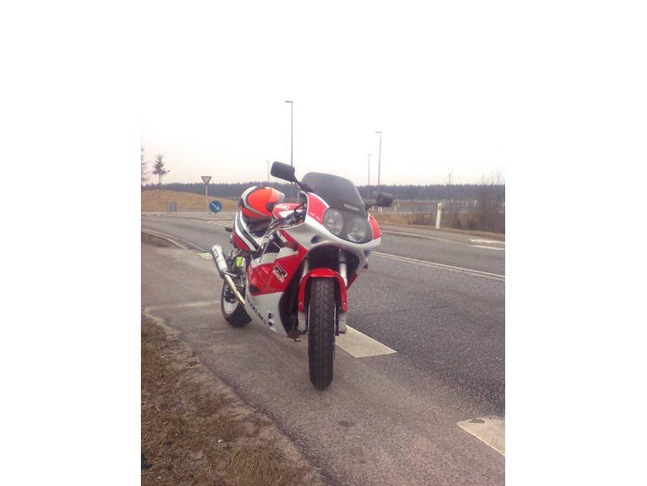 Årets første tur... - Gixxeren og jeg venter på Steinmar N. for Riis. Den kører sgu stadig godt :-) billede 6