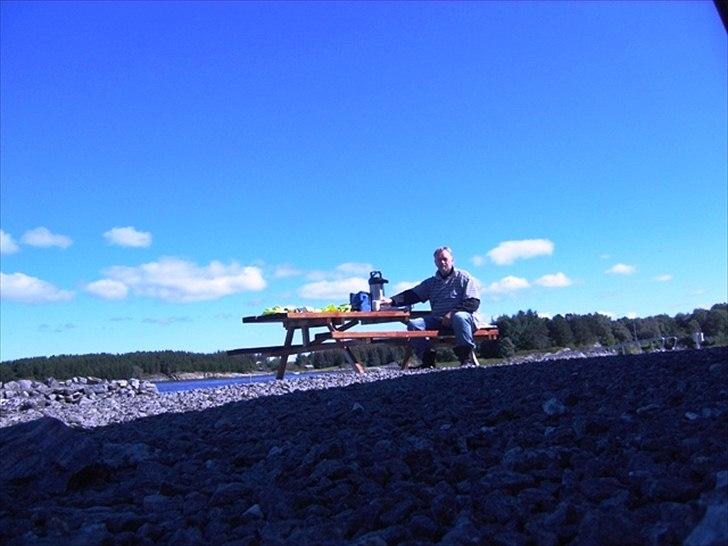 Ferie foto fra Norge.  DEL 2. - HER NYDER JEG MORGENSOLEN OG MORGENKAFFEN PÅ ATLATERHAVSVEJEN I NORGE, OG LADER DRONNINGEN SOVE LÆÆÆÆNGE... billede 8