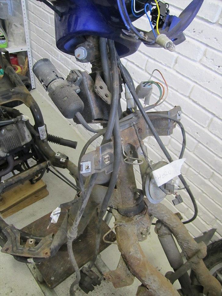 Aprilia Habana 125ccm - retrofit - Så rusten er stellet heller ikke, kan reddes :) billede 11