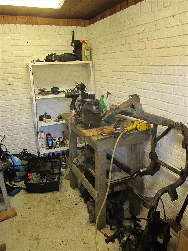 Aprilia Habana 125ccm - retrofit - Så er selve stel frit, og nu er det så motoren der skal kigges lidt på..! billede 12