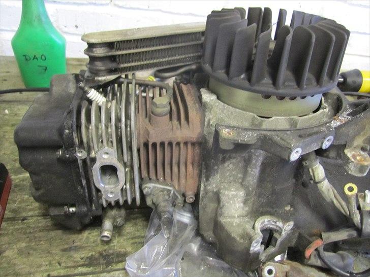 Aprilia Habana 125ccm - retrofit - Jaa, der er da et par skruer som sidder jævnt godt fast!! billede 13