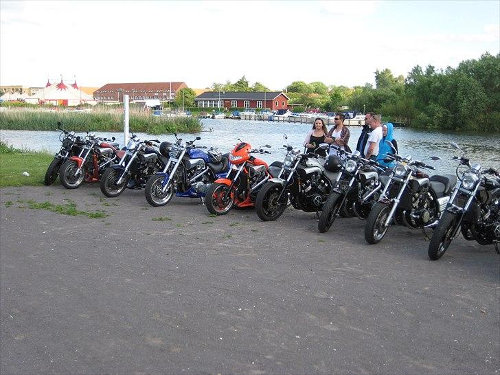 Biker Meet ved Mc Broombasserne - Fint sted, lige ned til Gudenåen billede 3