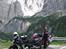Dolomitterne 2011 - Makker, Claus, og 2 Suzuki'er holder pause.