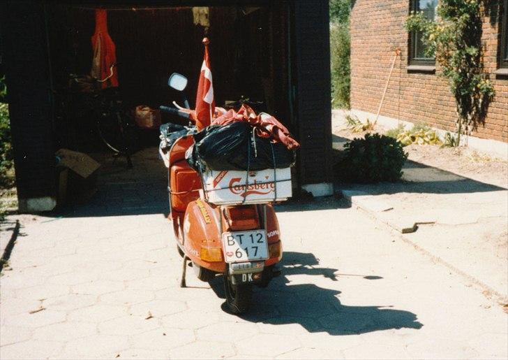 Mine MC-scooter  - Denne Vespa PX 150 købte jeg i 1984, og hun kom til at hedde Lise.
Men som før omtalt er vi lige kommet hjem efter et træf i Barcelona 4500 km på 8 dage billede 2