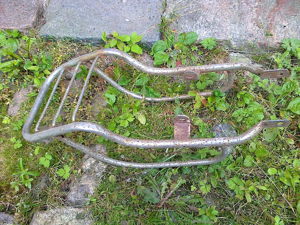 Gamle knallertdele jeg har liggende billede 7