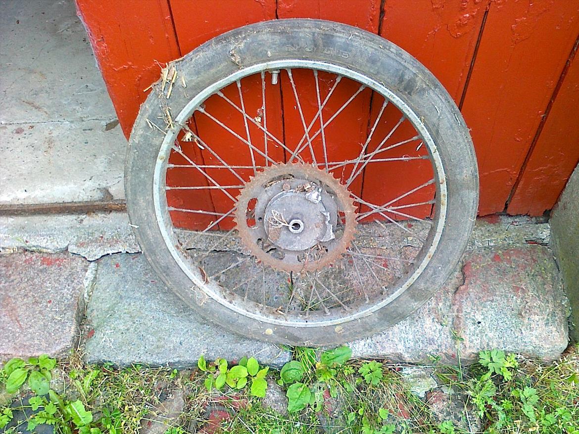 Gamle knallertdele jeg har liggende billede 11