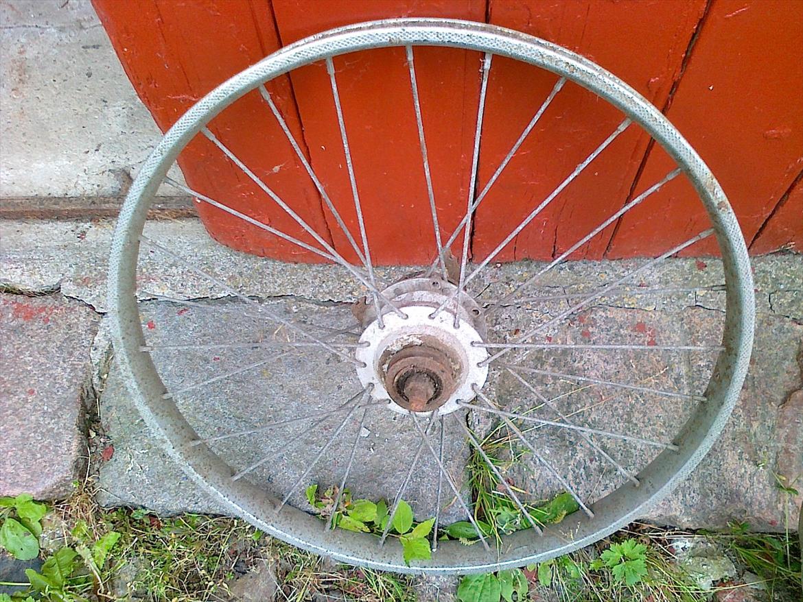 Gamle knallertdele jeg har liggende billede 13