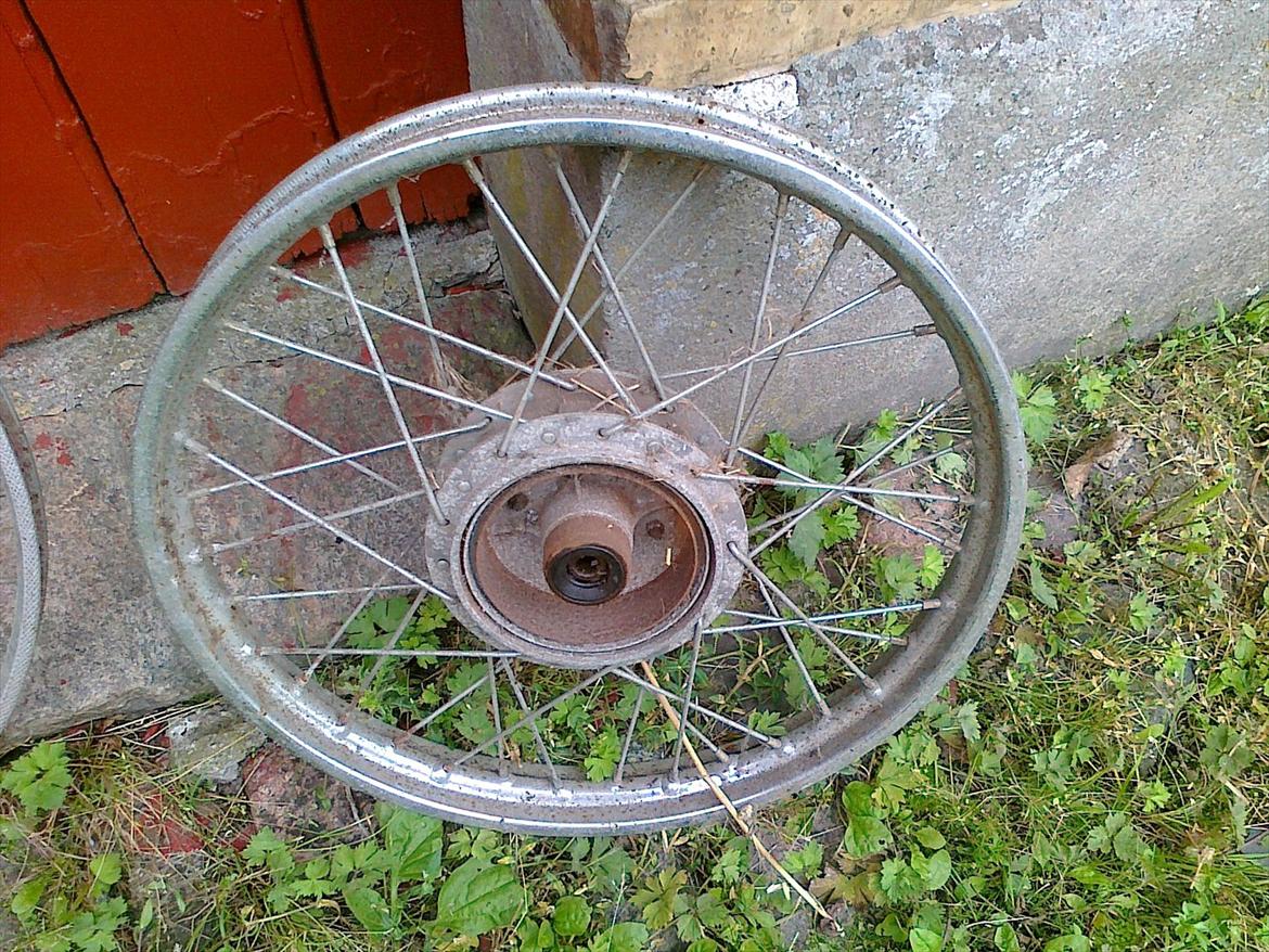 Gamle knallertdele jeg har liggende billede 14