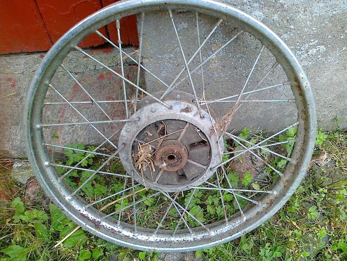 Gamle knallertdele jeg har liggende billede 15