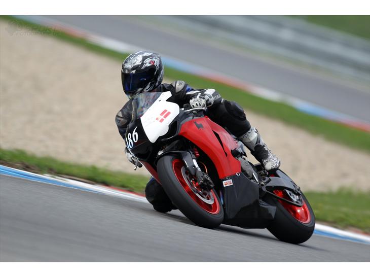 {{currentPhoto.altText}} billede {{currentPhoto.number}}