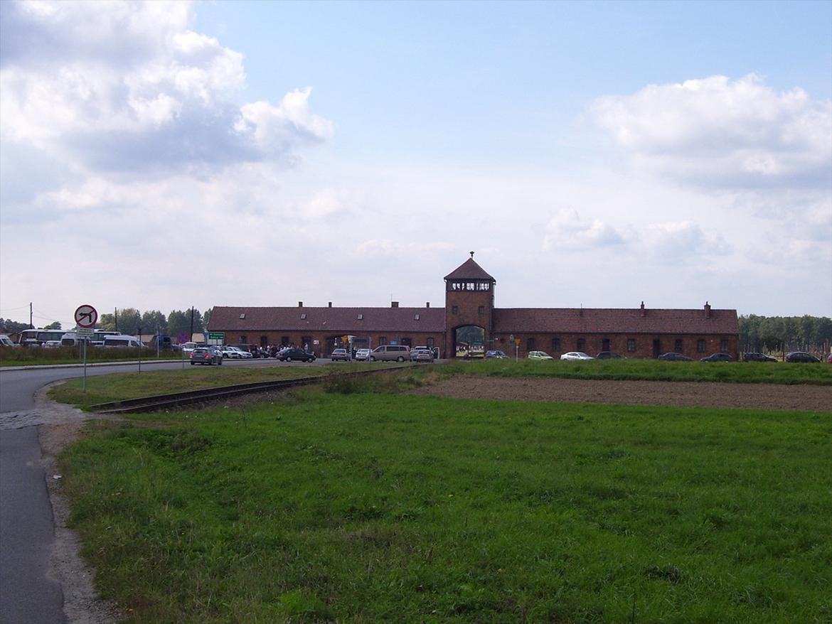En tur i østlandende - Birkenau. Dødlejren, som ligger lidt uden for Auschwitz. 
1,1 mill jøder, sigøjner og andre, blev udryddet her under krigen!!! billede 9