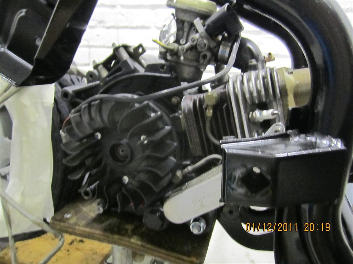 Aprilia Habana 125ccm - retrofit - Motor billede, noget pænere end da den kom ind :) billede 40