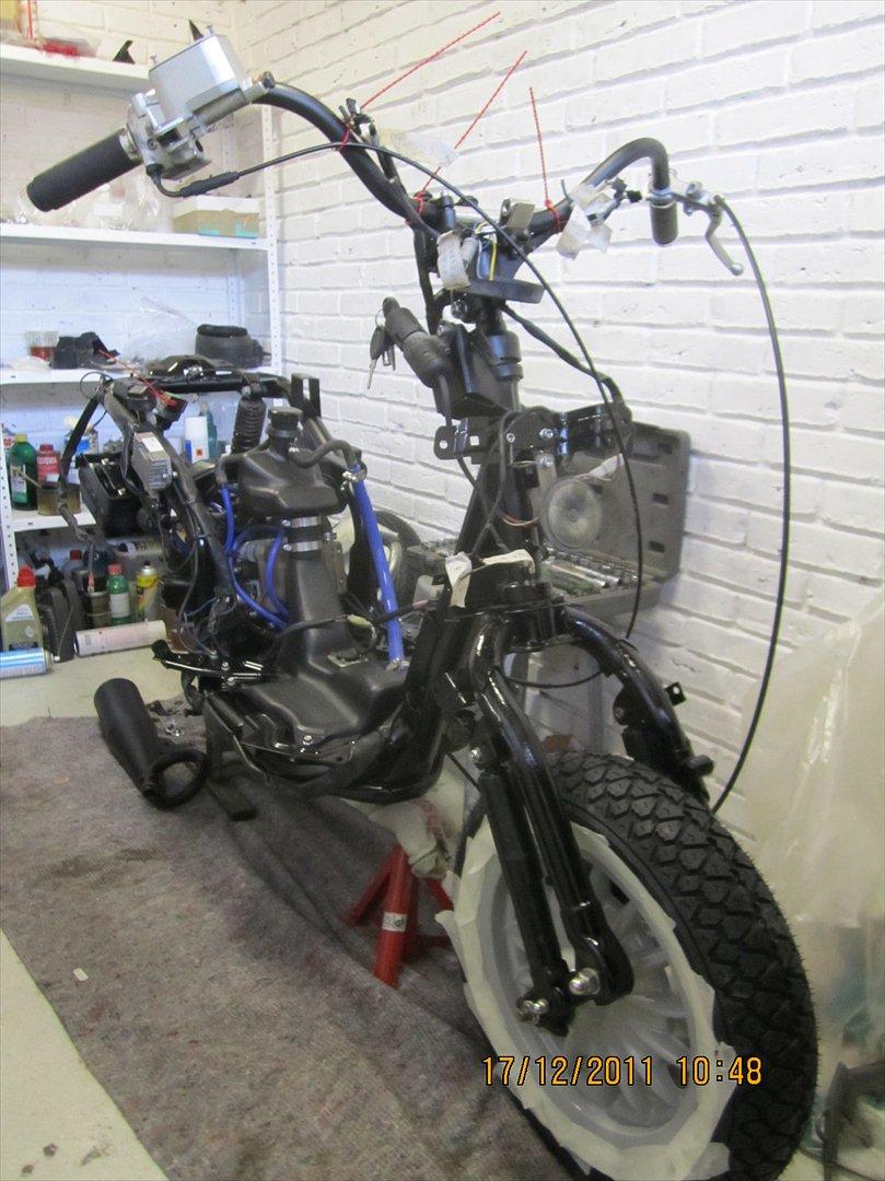 Aprilia Habana 125ccm - retrofit - Så er den snart klar til start :) billede 47