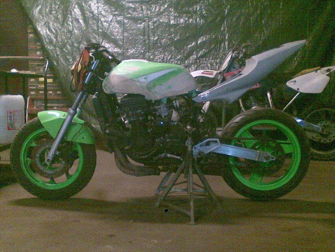 kawasaki gpx 750 r / streetfighter billede 16