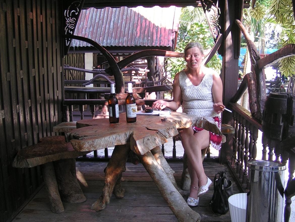 Thailand rundt på MC  - Ja nu er vi endt lige lidt for langt ude, faktisk endte vi i et muhammesk feriested for Thaier, ude på øst kysten, ikke nogen smil ikke noget hygge ikke noget mad, alså træææls  billede 20