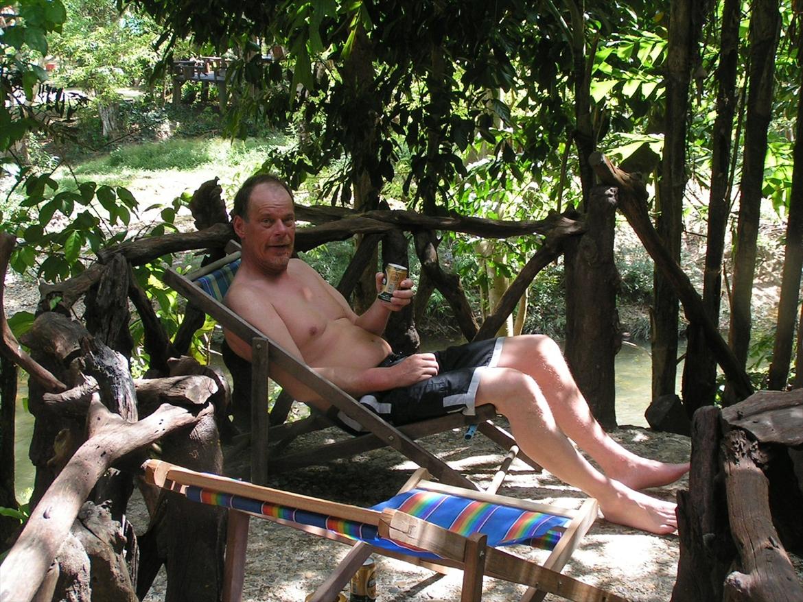 Thailand rundt på MC  - har været på tracking i junglen og er bare lige lidt TRÆÆÆÆT og vil have fred over en kølig  billede 61