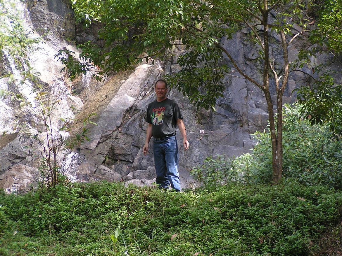 Thailand rundt på MC  - Øv de sælger ikke McDonnald lige her, men jeg fik pisset  billede 101