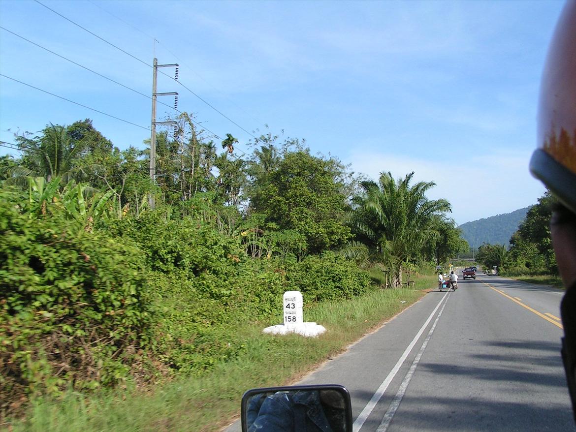 Thailand rundt på MC  - 158 km igen op til Ranong = grænsen til Burma  billede 114