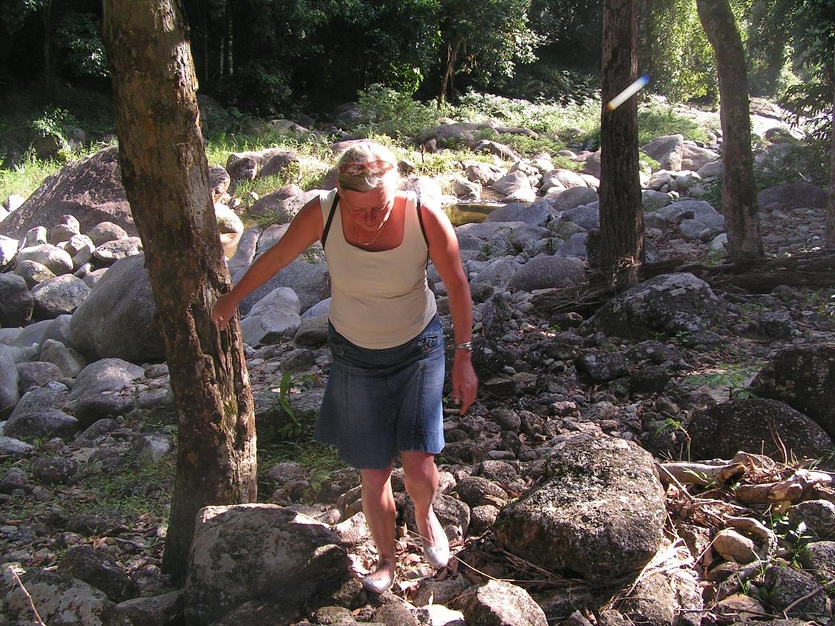 Thailand rundt på MC  - Ja vi går på stien ? billede 159