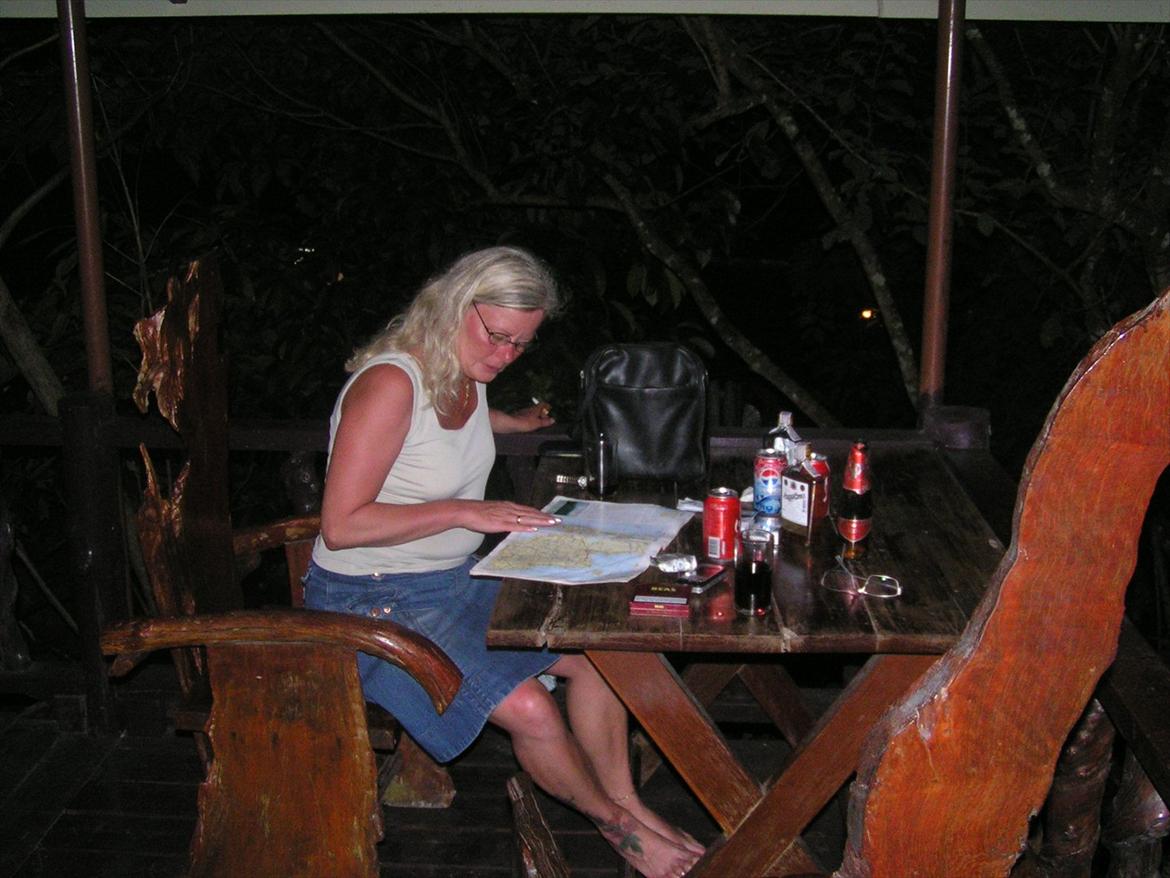 Thailand rundt på MC  - hvor kører vi hen i morgen, vi tager kun 1 dag af gangen , de lokale bliver spurgt og vi kikker på kort og divedere med vejret og tager en beslutning  billede 179