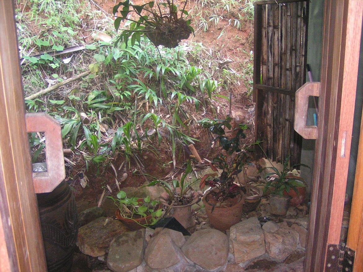 Thailand rundt på MC  - ja det er er alså brusebadet  billede 224