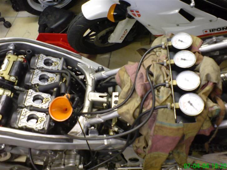 Opbygning af min F2 - Karburator bliver stillet ind. billede 6