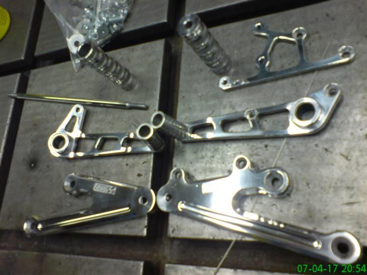 Opbygning af min F2 - Nypoleret Lucas fodhvilersæt. billede 18