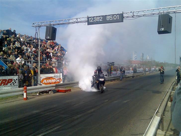 Allingåbro Race day 2006 - Ja de gav et nyt bagdæk til den som var villig til at lave en ordentlig lakris så :-) billede 11