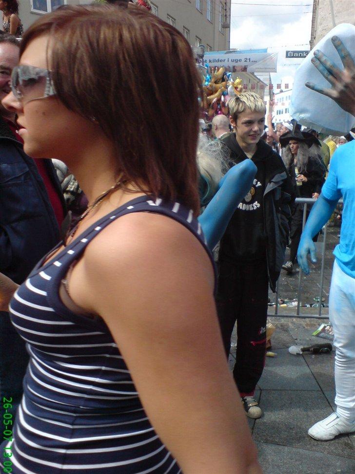 Karneval i Aalborg 2007 - Ja egentligt smølen bagved jeg prøvede at tage billeder af men det blev da meget godt alligevel :) billede 63