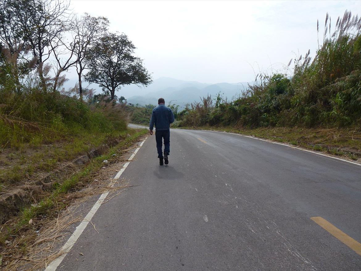 Thailand rundt på MC  - Nu er vi ude hvor kortene ikke virker, og GPSen er også i tvivl om hvor faen vi egenligt er , synes vi var lige langt nok væk , og vil helst ikke krydse grændsen til Burma eller Laos uden at vide det !!! billede 299