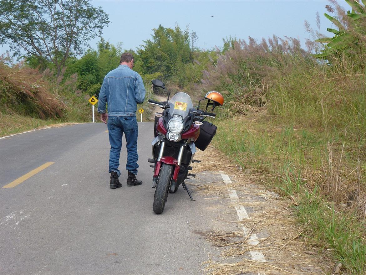 Thailand rundt på MC  - Ok nu ved jeg hvor jeg er, lige her, måtte køre langt tilbage  billede 301