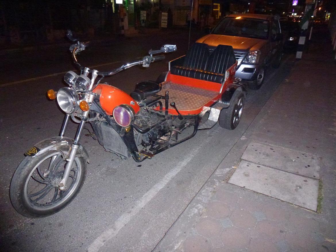 Thailand rundt på MC  - Ved intet og vil heller ikke vide det  billede 325