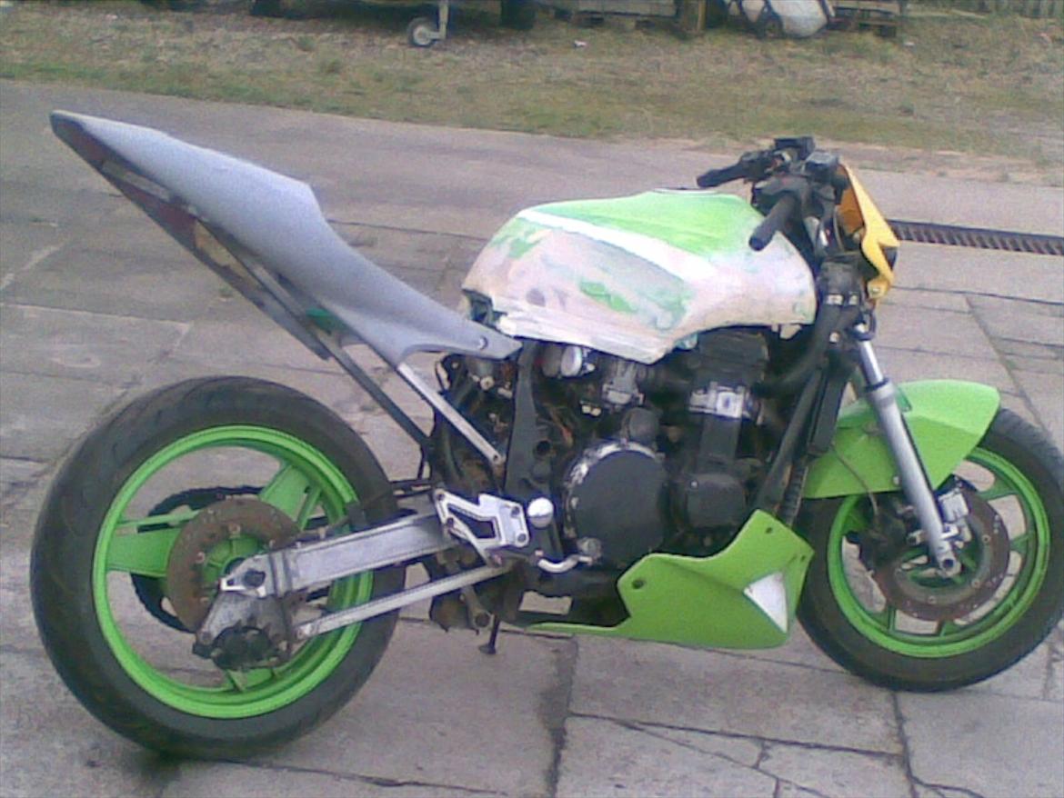 kawasaki gpx 750 r / streetfighter billede 32