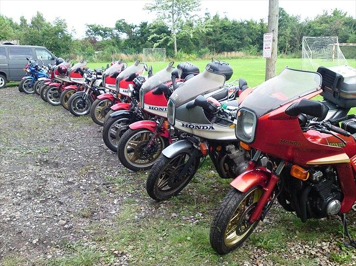 Diverse hygge ture - Dejligt mange Boldor`er , vi mindes et pladdervådt træf, hele weekenden..
vi kunne godt have været flere entusiaster... :-) billede 10